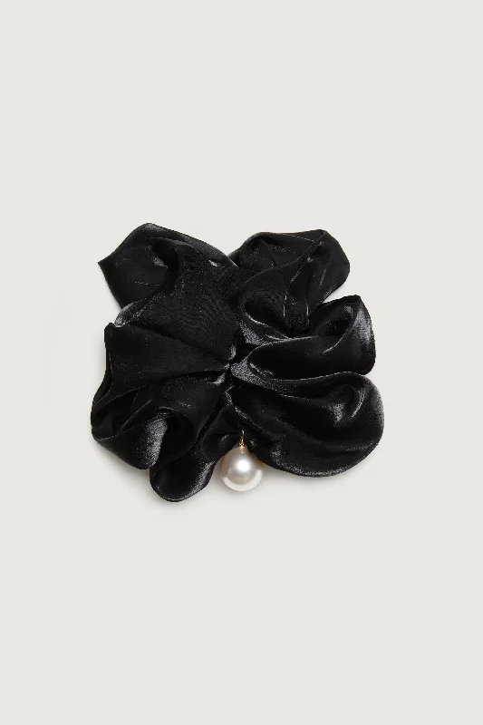 Personalized Wear SCRUNCHIE WITH PEARL